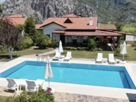 3 In 1 Villa Auf 1700 M2 Grundstück In Dalyan