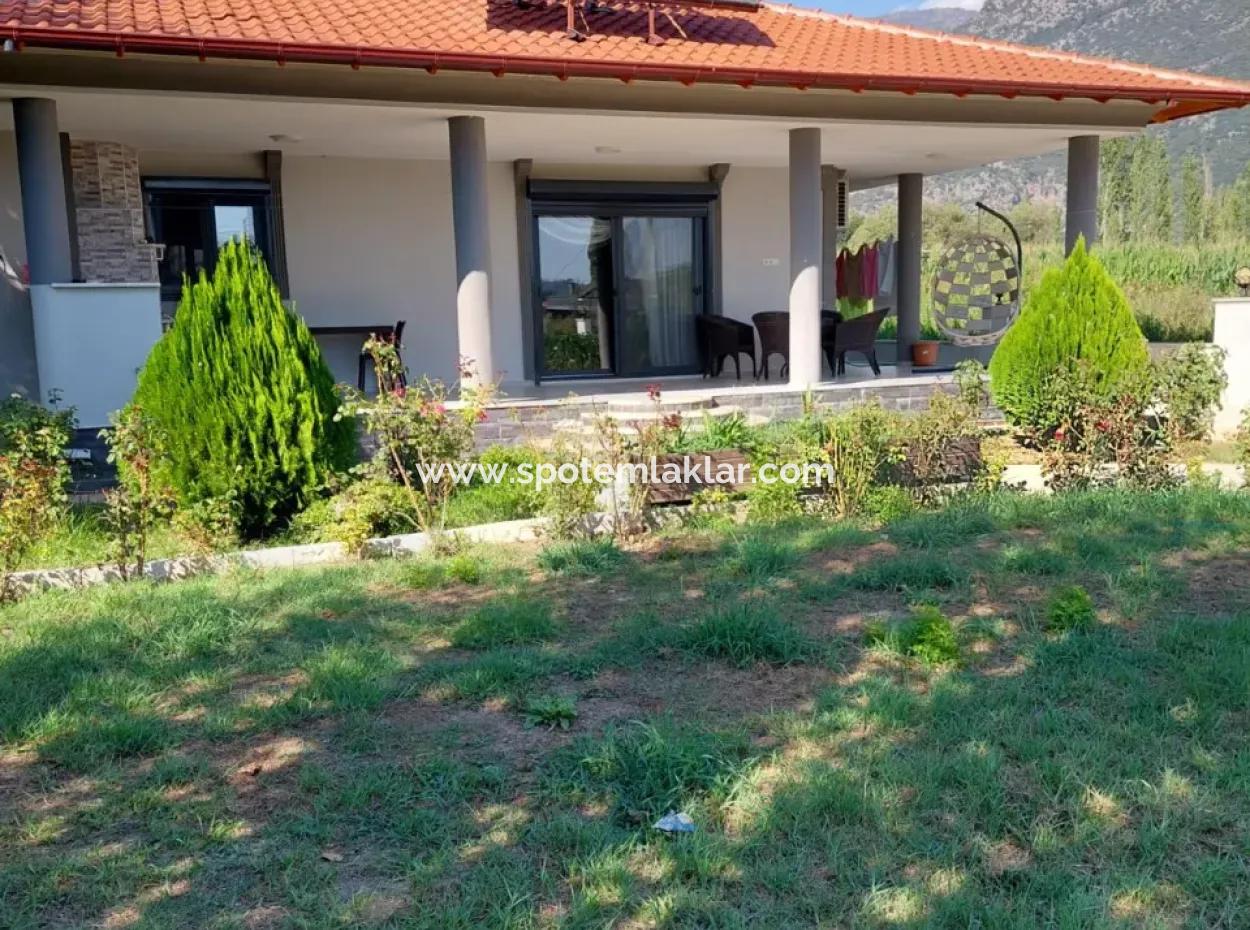 210 M2 Single Storey Well-Maintained House On 780 M2 Plot In Köyceğiz Yanida For Sale