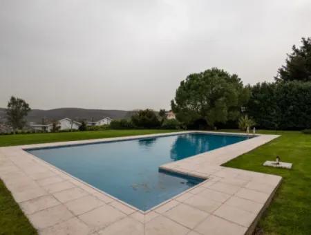 7 In 1 Detached Luxury House On A 2300 M2 Plot For Sale In Zekeriyaköy, Istanbul