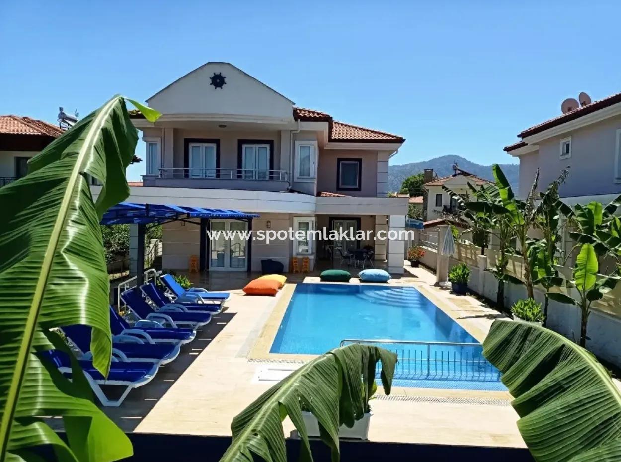 Muğla Dalyanda Satılık 4+1 Müstakil Villa