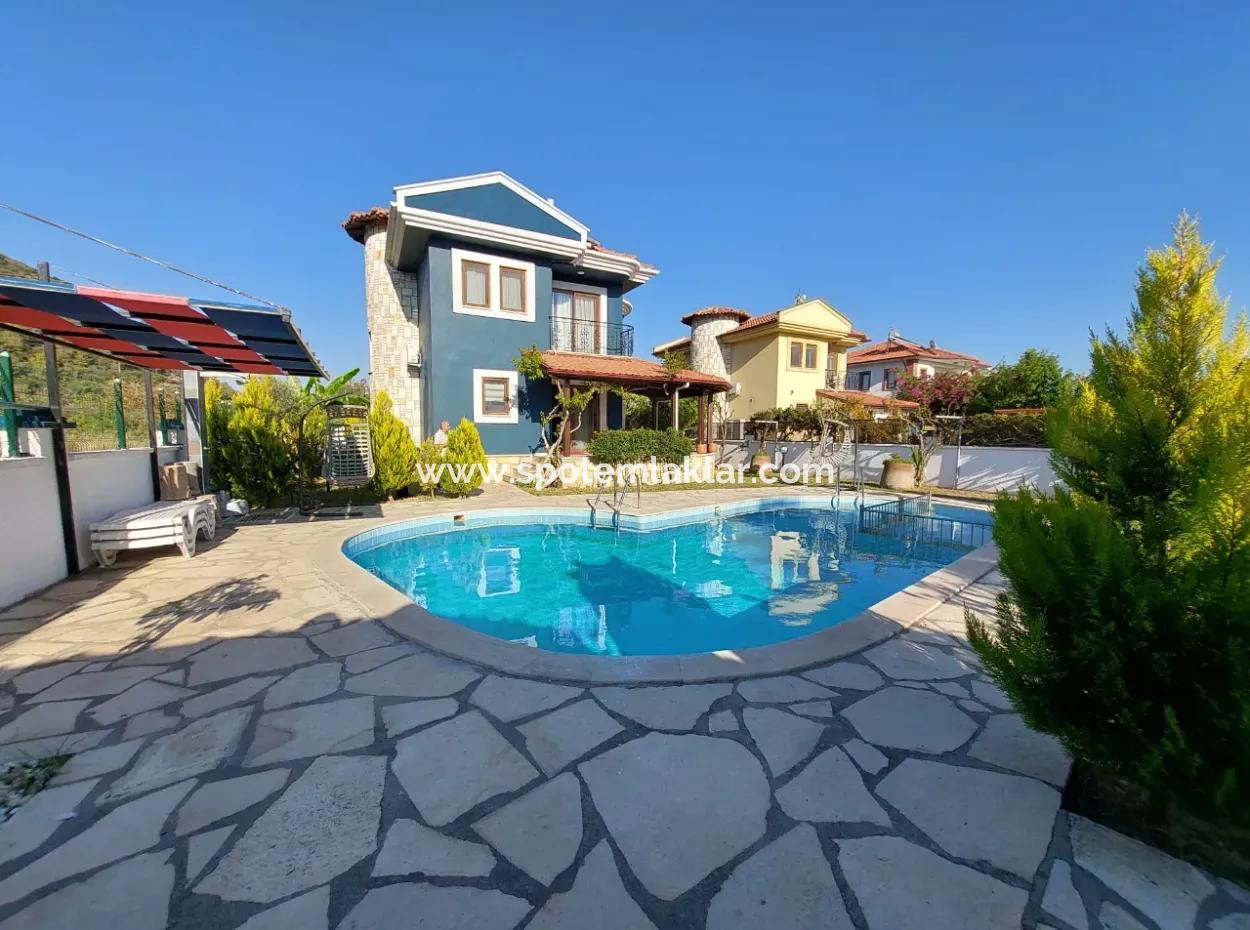 Muğla Dalyanda Satılık 566 M2 Arsada, 3+1 Müstakil Villa