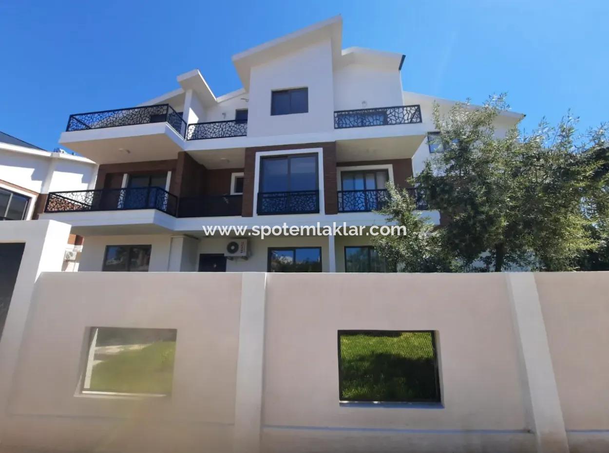 Fethiye Foçada 680 M2 Arsada Sıfır Yüzme Havuzlu.70M2, 2+1 Daire Satılık